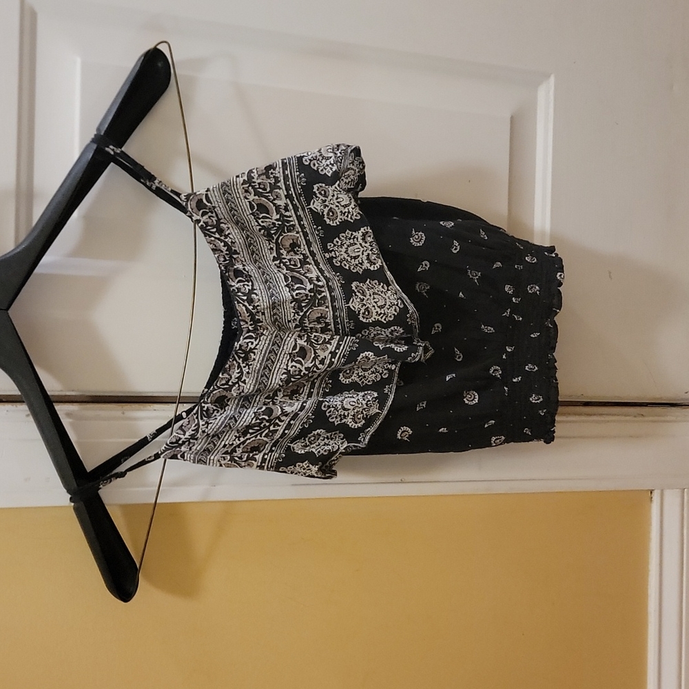 American Eagle Outfitters  cropped shirt